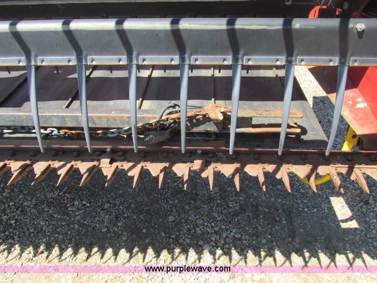image for item A8738 1999 Case IH 1042 draper head