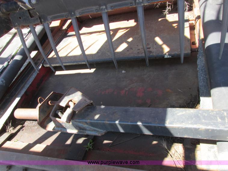 image for item A8738 1999 Case IH 1042 draper head
