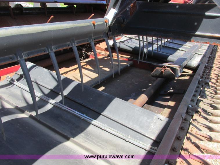 image for item A8738 1999 Case IH 1042 draper head