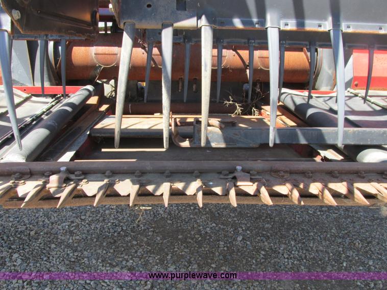 image for item A8738 1999 Case IH 1042 draper head