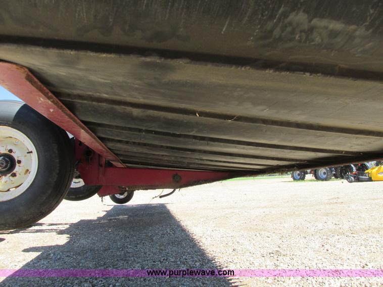 image for item A8738 1999 Case IH 1042 draper head