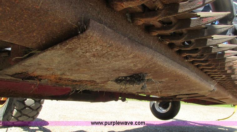 image for item A8738 1999 Case IH 1042 draper head