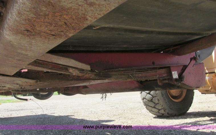 image for item A8738 1999 Case IH 1042 draper head