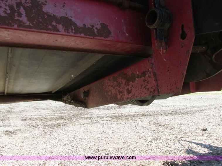 image for item A8738 1999 Case IH 1042 draper head