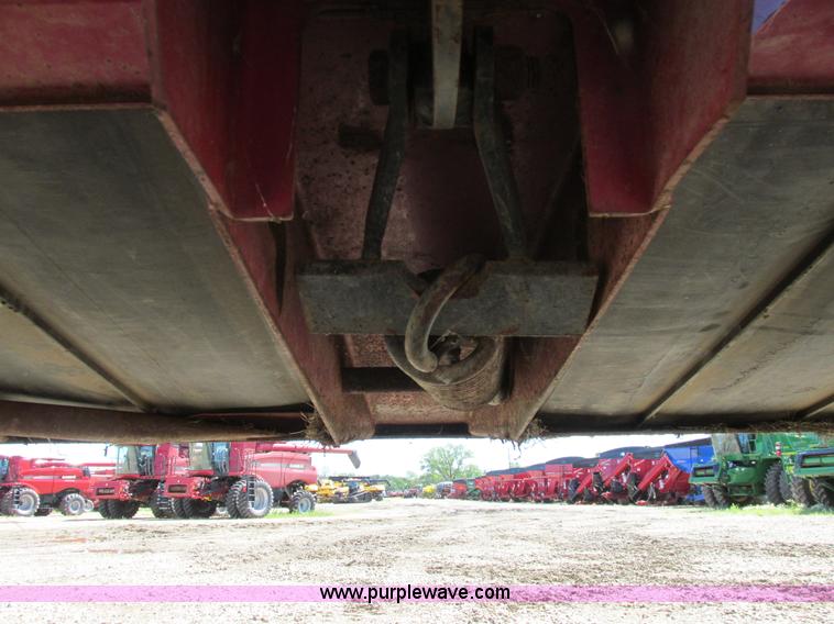 image for item A8738 1999 Case IH 1042 draper head