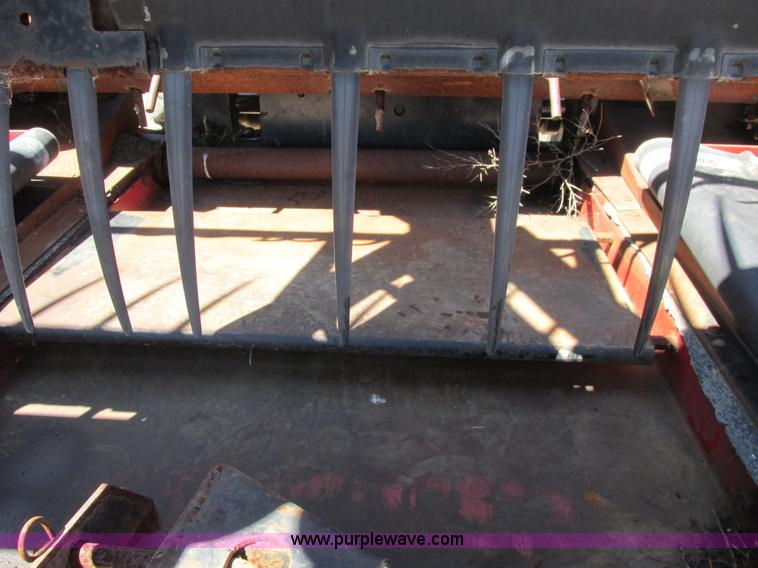 image for item A8738 1999 Case IH 1042 draper head