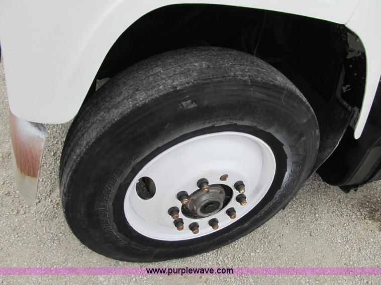 image for item AC9363 1986 International S2300 grain truck