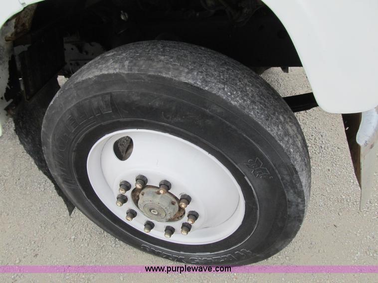 image for item AC9363 1986 International S2300 grain truck