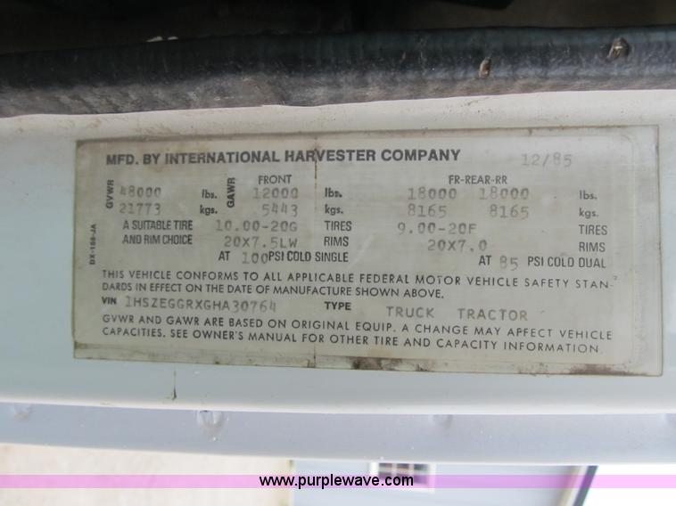 image for item AC9363 1986 International S2300 grain truck