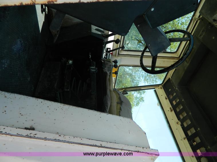 image for item AL9969 1979 Case 2290 tractor