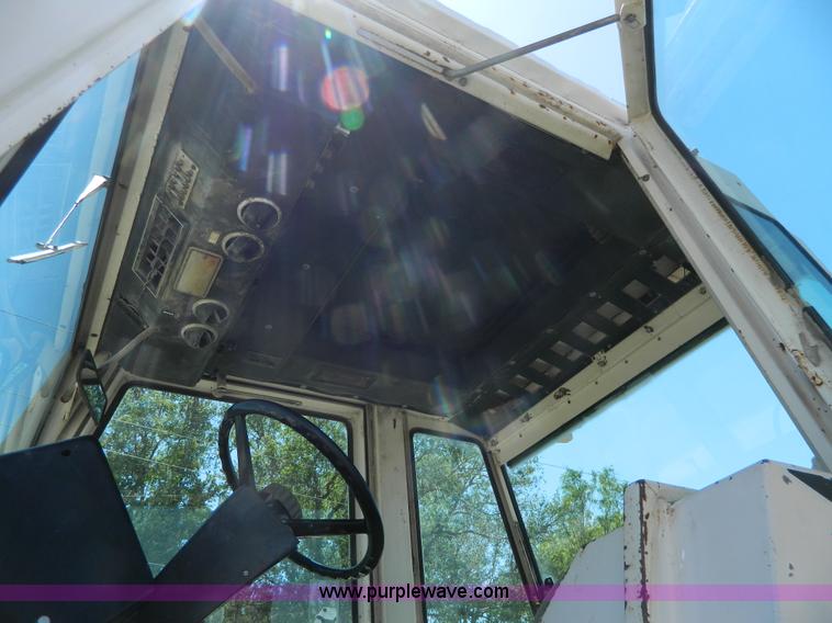 image for item AL9969 1979 Case 2290 tractor