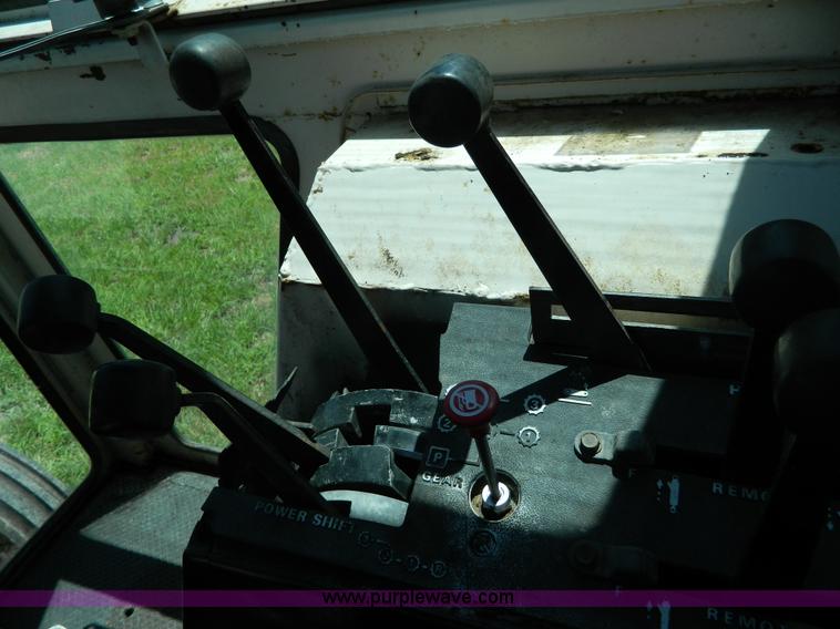 image for item AL9969 1979 Case 2290 tractor