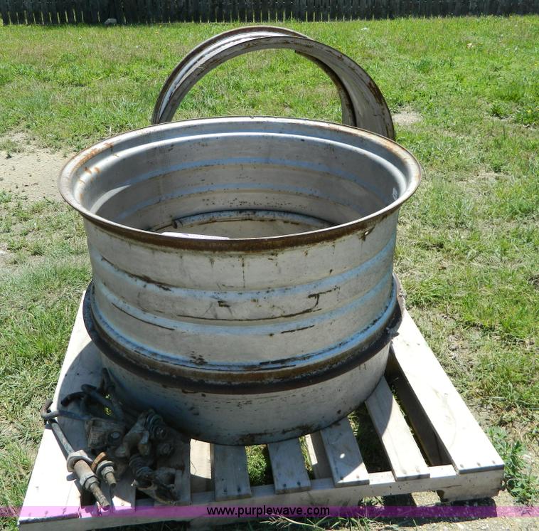 image for item AL9969 1979 Case 2290 tractor