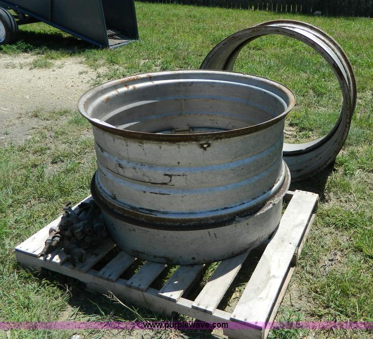 image for item AL9969 1979 Case 2290 tractor