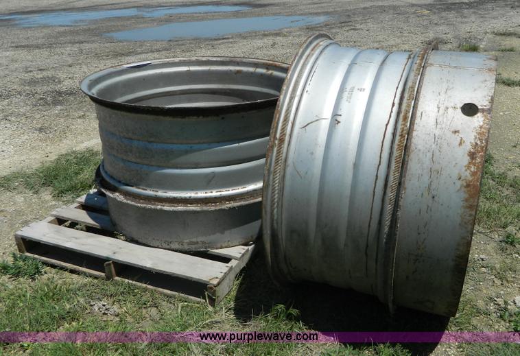 image for item AL9969 1979 Case 2290 tractor