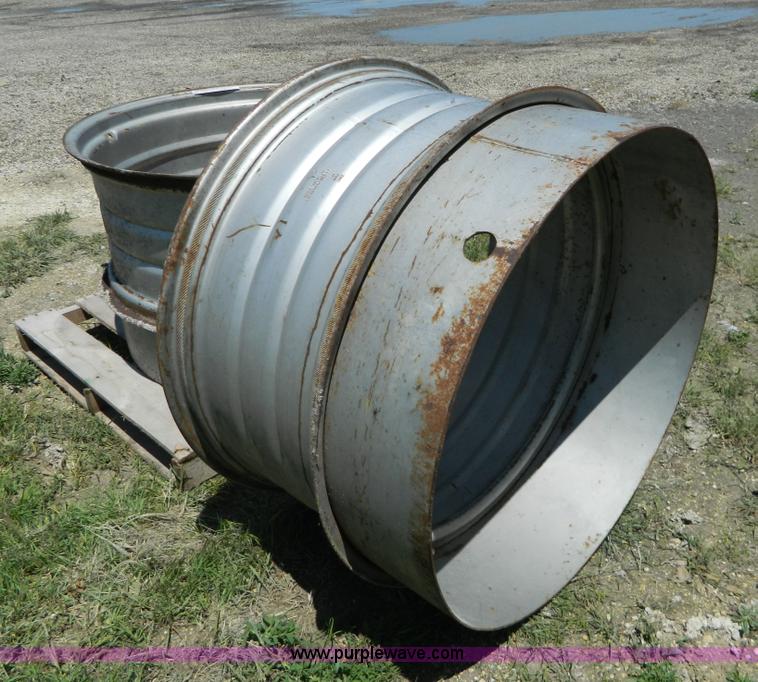 image for item AL9969 1979 Case 2290 tractor