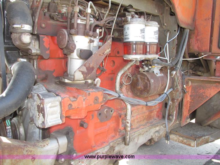 image for item F7472 1970 Massey-Ferguson 1100 tractor