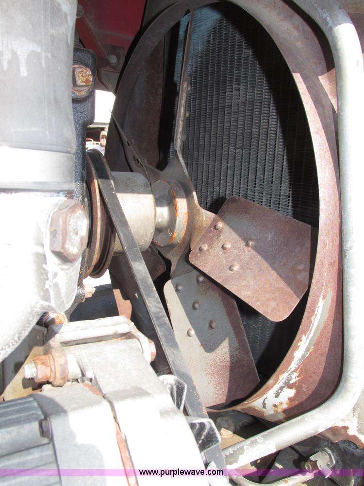 image for item F7472 1970 Massey-Ferguson 1100 tractor