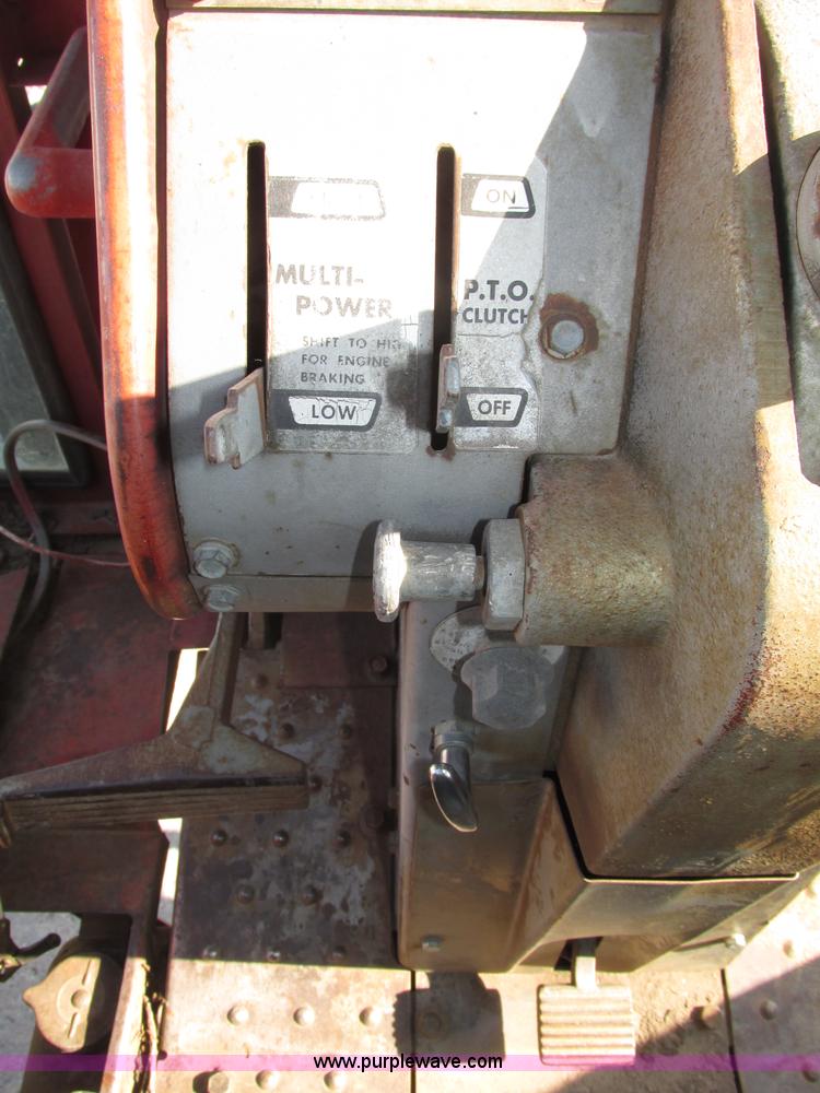 image for item F7472 1970 Massey-Ferguson 1100 tractor