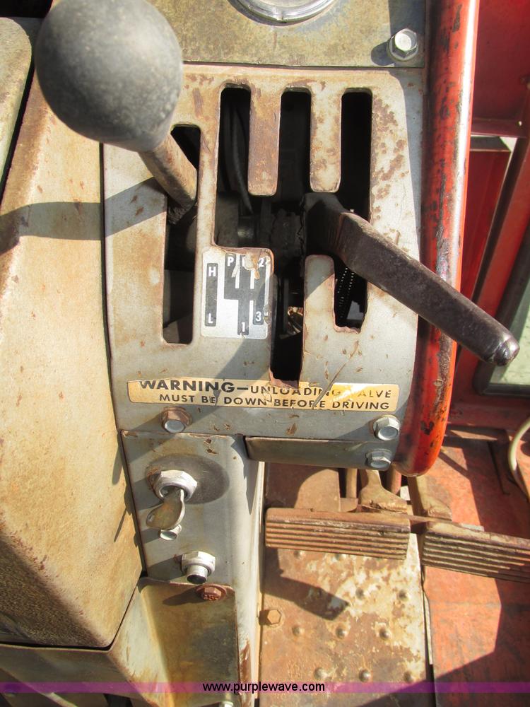 image for item F7472 1970 Massey-Ferguson 1100 tractor