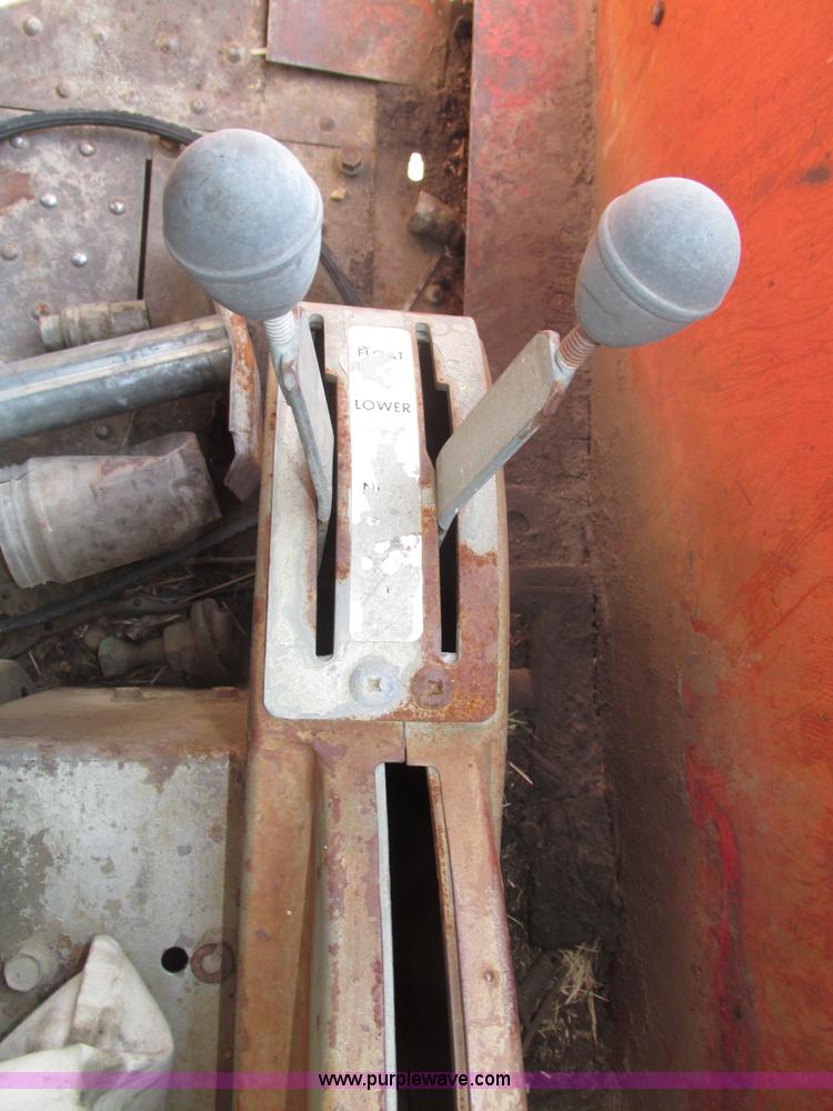 image for item F7472 1970 Massey-Ferguson 1100 tractor