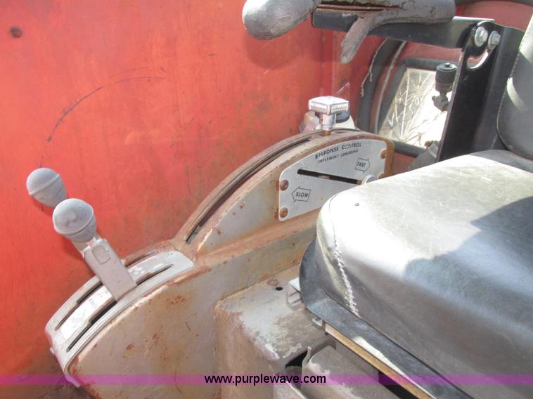 image for item F7472 1970 Massey-Ferguson 1100 tractor