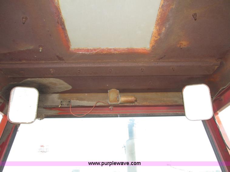 image for item F7472 1970 Massey-Ferguson 1100 tractor