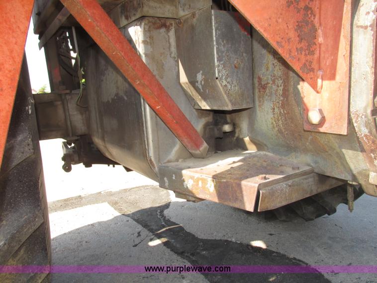 image for item F7472 1970 Massey-Ferguson 1100 tractor