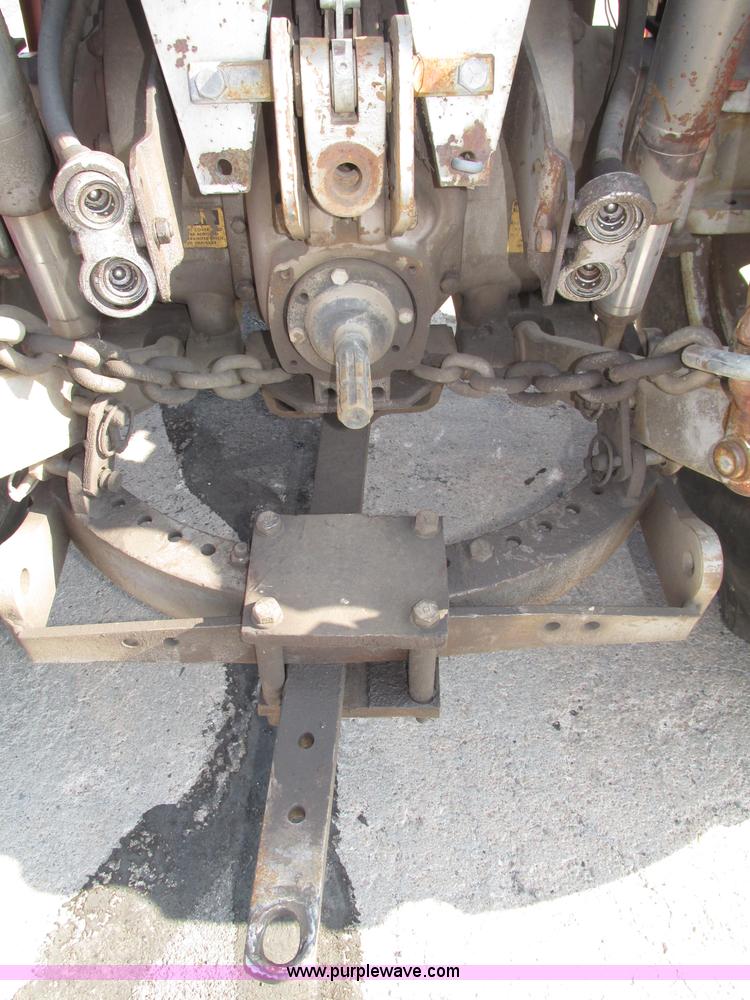 image for item F7472 1970 Massey-Ferguson 1100 tractor