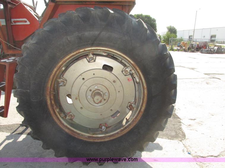 image for item F7472 1970 Massey-Ferguson 1100 tractor