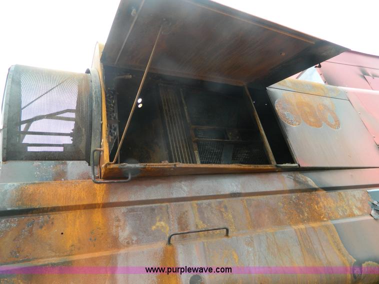 image for item H2424 1986 Case IH 1680 Axial-Flow combine