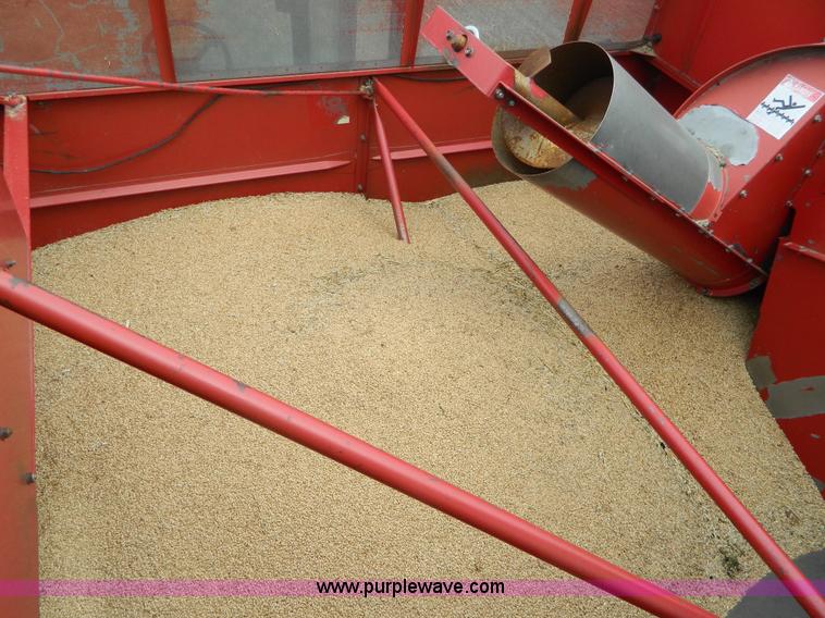 image for item H2424 1986 Case IH 1680 Axial-Flow combine