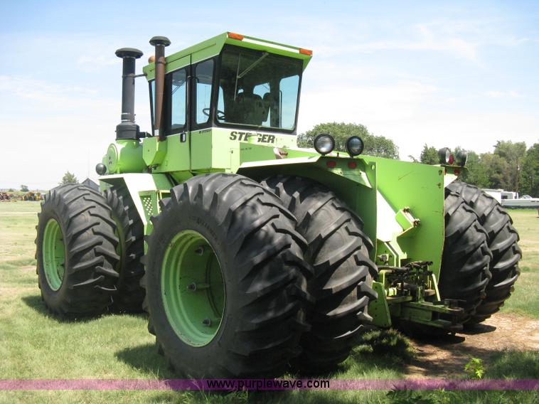 image for item H5278 1981 Steiger Panther III ST325 4WD tractor