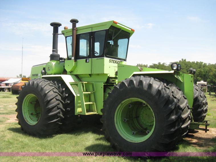 image for item H5278 1981 Steiger Panther III ST325 4WD tractor
