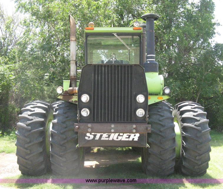 image for item H5278 1981 Steiger Panther III ST325 4WD tractor