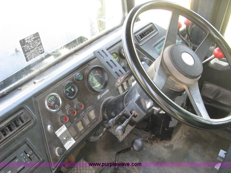 image for item H5278 1981 Steiger Panther III ST325 4WD tractor