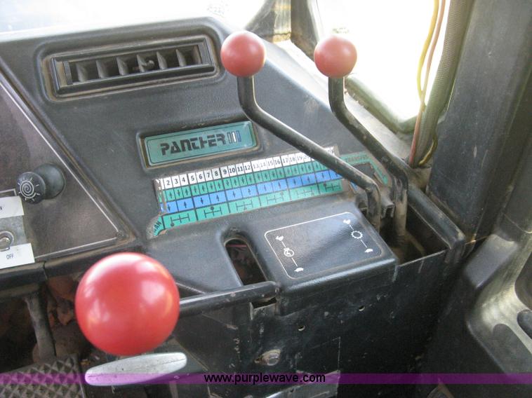 image for item H5278 1981 Steiger Panther III ST325 4WD tractor