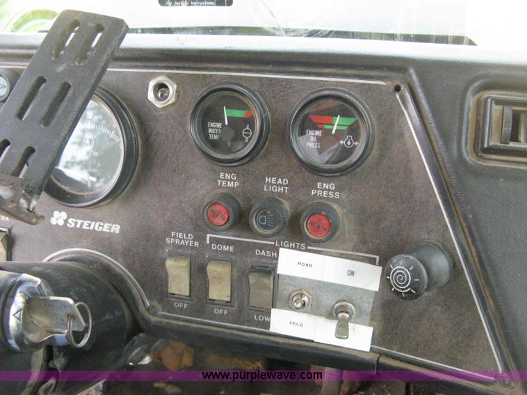 image for item H5278 1981 Steiger Panther III ST325 4WD tractor