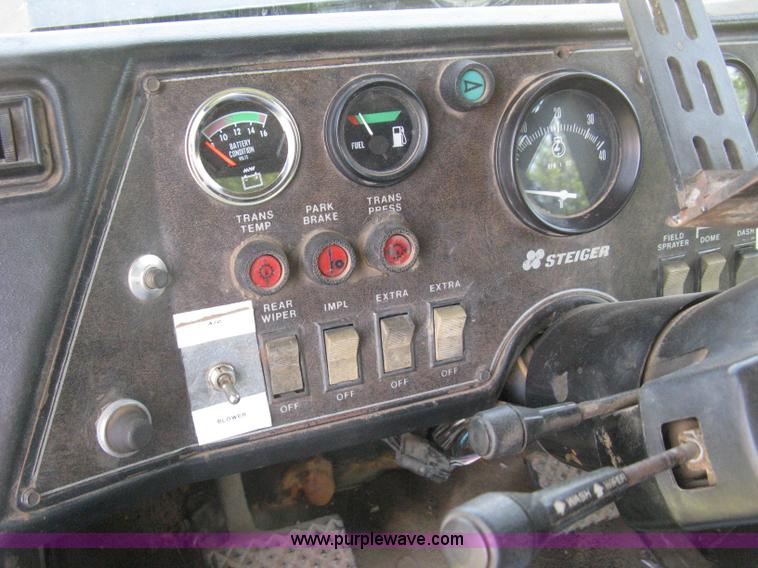 image for item H5278 1981 Steiger Panther III ST325 4WD tractor