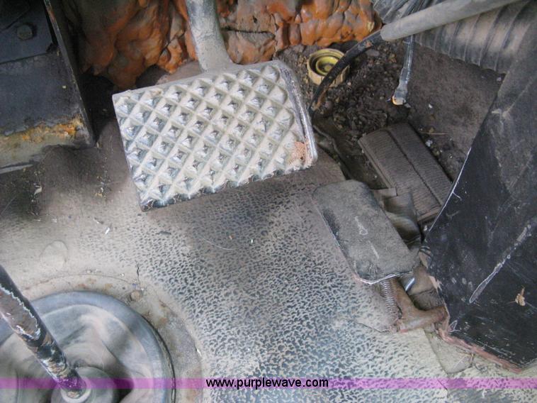 image for item H5278 1981 Steiger Panther III ST325 4WD tractor