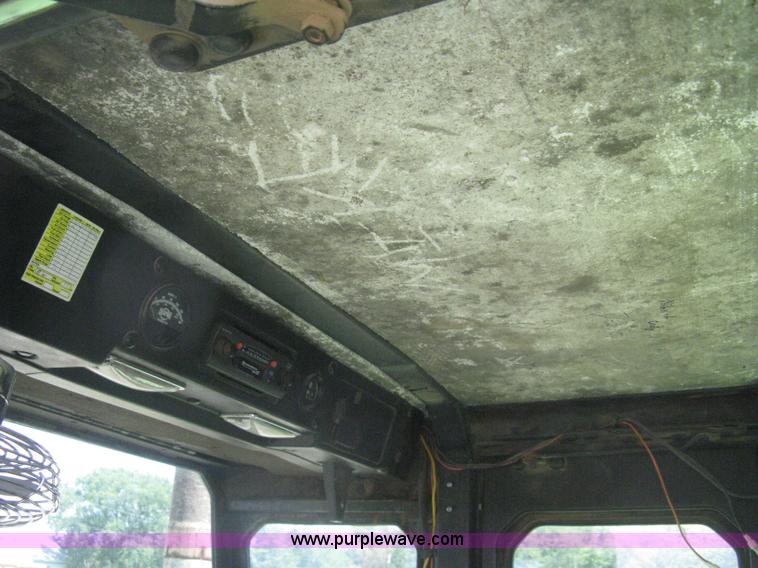 image for item H5278 1981 Steiger Panther III ST325 4WD tractor