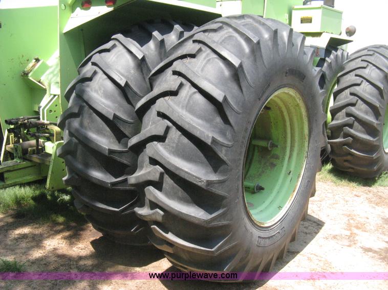 image for item H5278 1981 Steiger Panther III ST325 4WD tractor