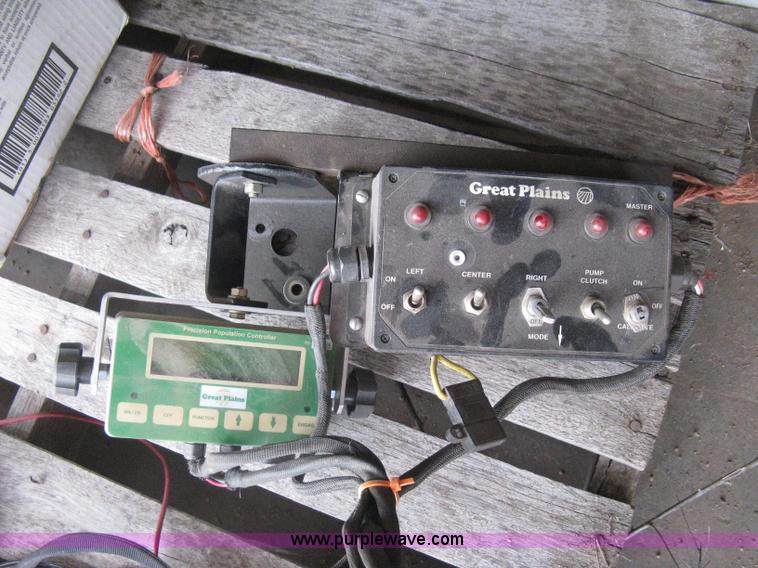 image for item H5279 2004 Great Plains 3N-4025P precision no-till drill