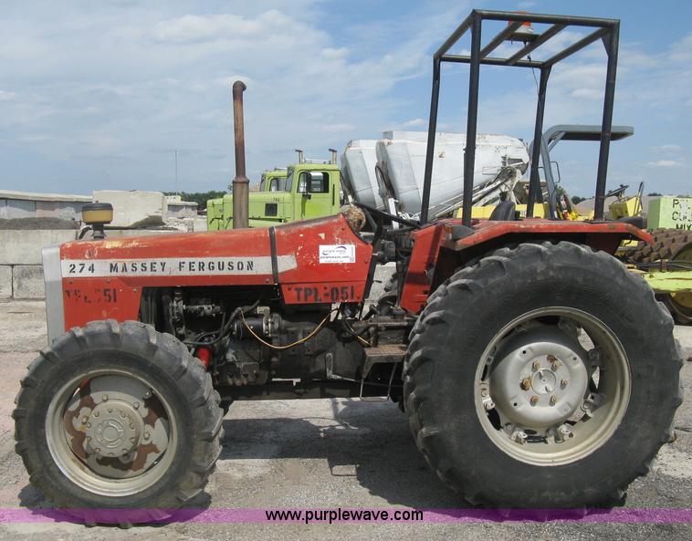 image for item H5302 1982 Massey Ferguson 274 MFWD tractor