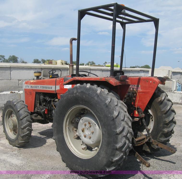 image for item H5302 1982 Massey Ferguson 274 MFWD tractor