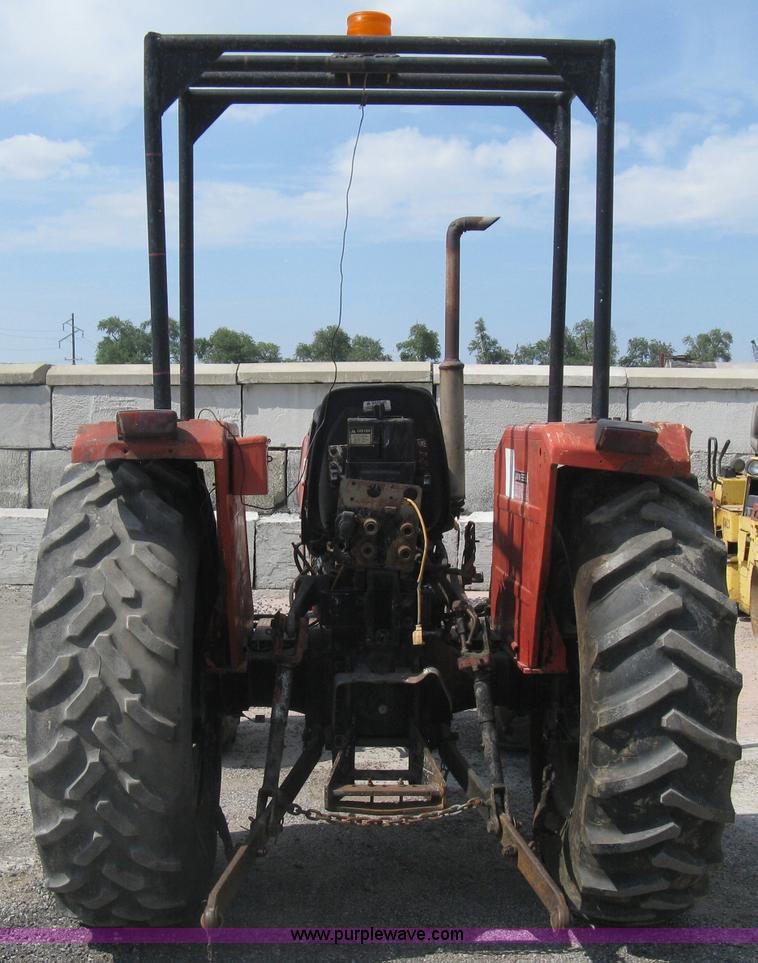image for item H5302 1982 Massey Ferguson 274 MFWD tractor