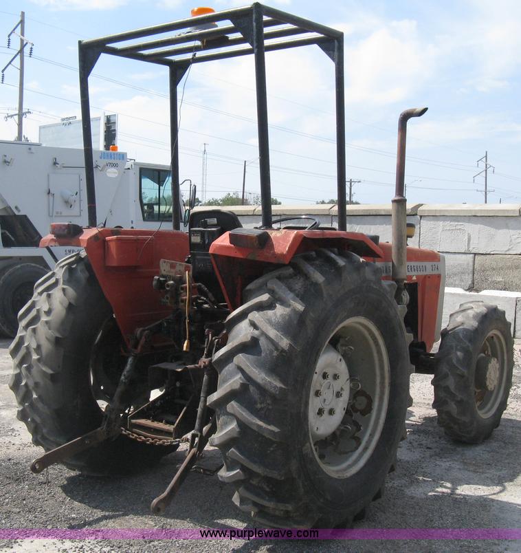 image for item H5302 1982 Massey Ferguson 274 MFWD tractor