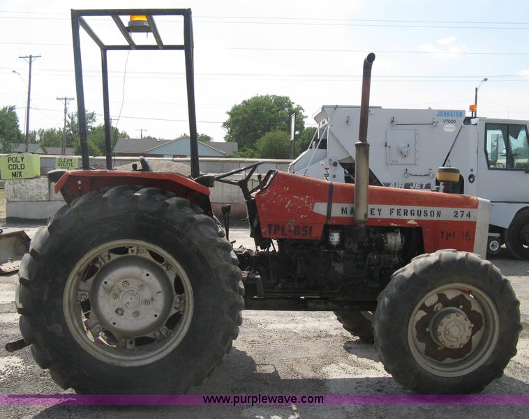image for item H5302 1982 Massey Ferguson 274 MFWD tractor
