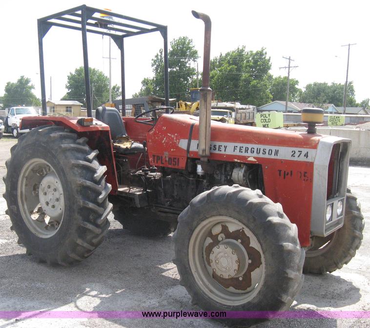 image for item H5302 1982 Massey Ferguson 274 MFWD tractor