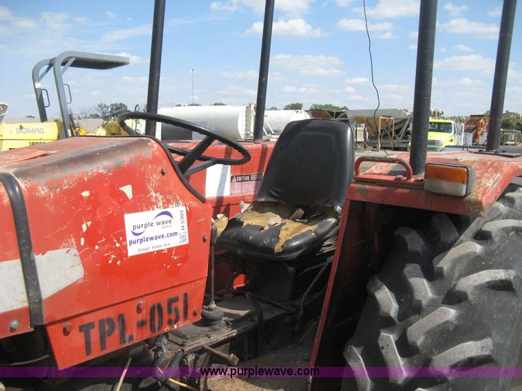 image for item H5302 1982 Massey Ferguson 274 MFWD tractor